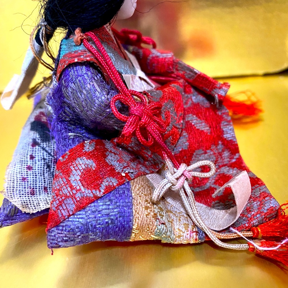 JAPANESE HINAMATSURI VINTAGE COLLECTIBLE DOLL FIGURE APPROX 4” - Picture 7 of 16